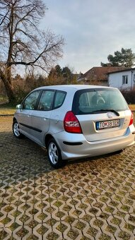 Predám Honda Jazz 1.2 benzín 57 kw rok 2005 - 5