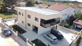 CHORVÁTSKO - Vila s troma apartmánmi - VIR, Zadar - 5