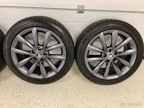 Predám letnú sadu org ŠKODA 5x100 R16 7J ET46 215/45R16 - 5