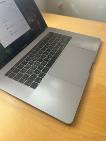 MacBook Pro 15'' i7 2018 16/256 GB TouchBar - 5