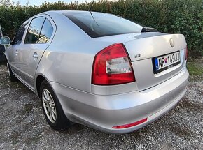 Škoda Octavia 2 facelift 1,6 benzín Rezervovane - 5