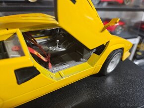 1:18 Lamborghini countach - 5