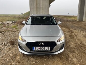 Hyundai i30 kombi comfort plus 1,6 crdi 85 kw, r.3/2019 - 5