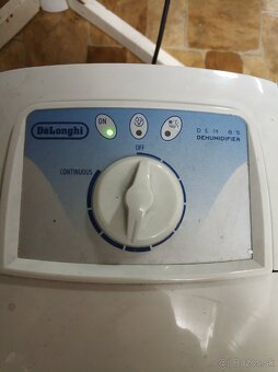 Predám odvlhčovač Delonghi - 5