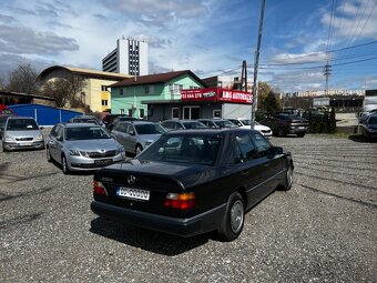 Mercedes-Benz 200 124E - 5