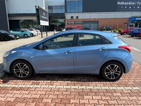 Predám Hyundai i30 1,6 CRDi Comfort Automat 6 st. - 5