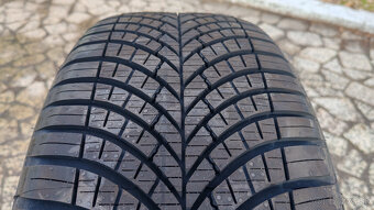 Celoročné pneu 225/55 R17 --- GOOD YEAR - 5