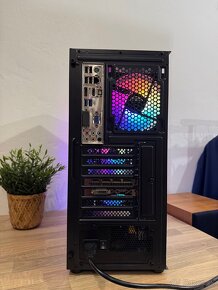 Herne pc i5, rx 580 8GB, 16GB RAM, ssd, win 10, RGB - 5