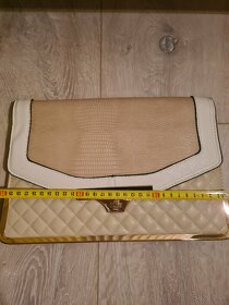 Elegantná clutch kabelka v jemných odtieňoch, zlatá retiazka - 5