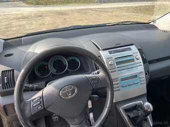 Toyota Corola Verso - 5