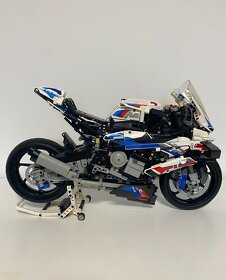 LEGO BMW M 1000 RR 42130 - 5