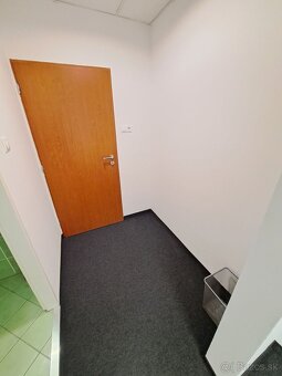 Prenájom kanc. /26 m2/ po rek. s balkónom, Hotel Bratislava - 5