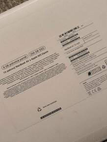 MacBook Air M3 GOLD - 5