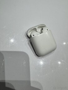 Bezdrôtové slúchadlá apple airpods 2. generácie - 5