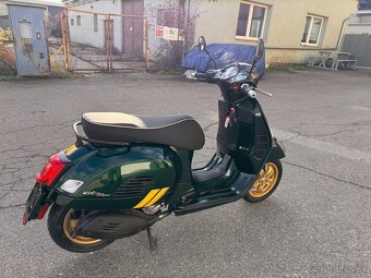 2022 PIAGGIO VESPA 300 GTS HPE RACING SIXTIES 3000 km - 5