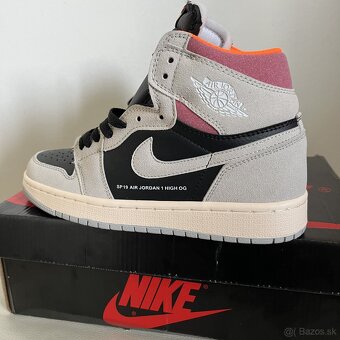 Jordan 1 High Neutral Grey Hyper Crimson 39 - 5