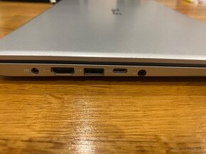 Asus VivoBook - 5