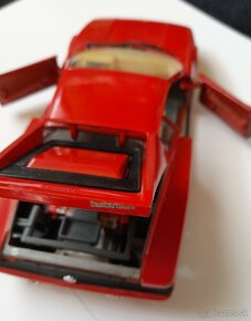 Bburago Ferrari testarossa 1984 1:24 - 5