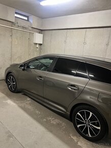 Toyota avensis combi 2018 - 5