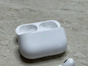 Apple AirPods Pro 2 - 5