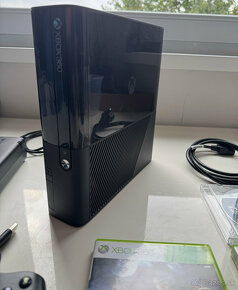 Microsoft Xbox 360E 250 GB - 5