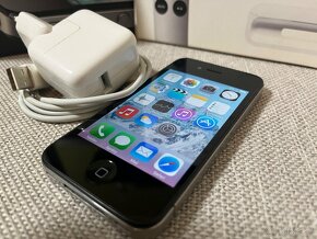 iPhone 4, 16 GB + universal Dock - 5