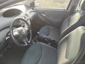 Toyota Yaris 2004 - 5