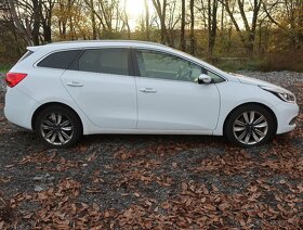 Kia Cee´d Premium 1,6CRDi 128k, panorama, navigácia, AUTOMAT - 5