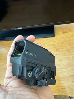 Vortex AMG® UH-1® GEN II HOLOGRAPHIC SIGHT - 5