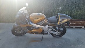 Suzuki GSXR 750 SRAD - 5