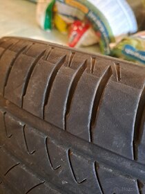 Pneu 235/45 R17 - 5