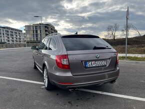 Škoda Superb Combi 3.6 FSI V6 4x4 Elegance DSG - 5