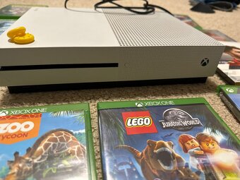 Xbox One S 1TB + 2x ovládač + 10x hry - 5