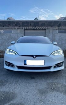 Tesla Model S - 5