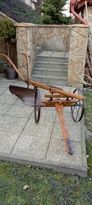 Starý drevený konský pluh - 5