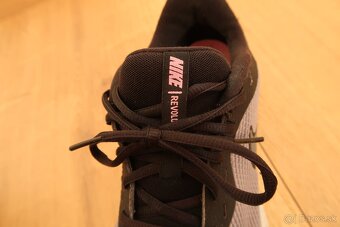 Dámske tenisky NIKE REVOLUTION 5 - č. 40 (26,2 cm) - 5