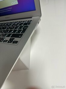 Apple MacBook Air 13' (Early 2015) - 5