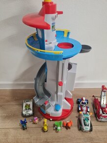 Paw patrol veža a zbierka členov labkovej patroly - 5