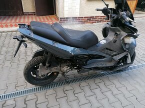 Aprilia sr MAX 125 - 5