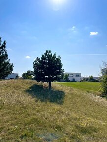 Lukratívny stavebný pozemok priamo na golfovom ihrisku - 5