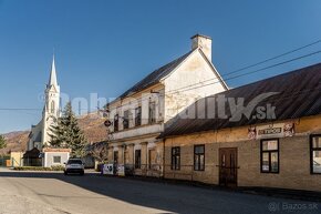 PREDAJ: Historický hostinec pod Muránskym Hradom, 1102 m2, M - 5