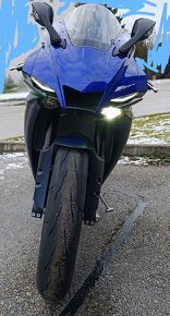 Yamaha R1 - 5