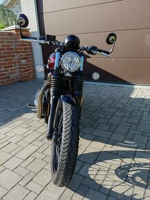 Triumph Bonneville Bobber - 5