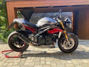 Triumph Speed Triple R - 5