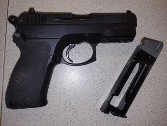 PISTOL. CZ 70  D CO2 - 5