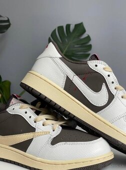 Nike Air Jordan 1 Low OG x Travis Scott “Reverse Mocha” - 5