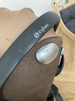 Autosedačka vajíčko Cybex Cloud Q Plus + Isofix báza - 5