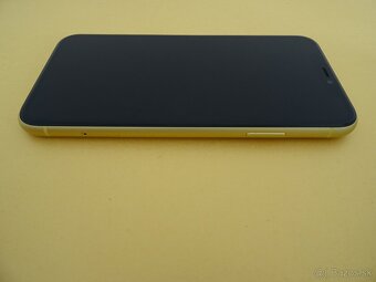 iPhone 11 64GB YELLOW - ZÁRUKA 1 ROK - 100% BATERIA - 5