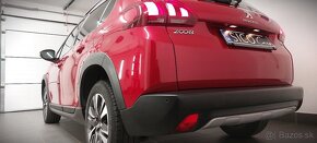 Peugeot 2008 1.2 PureTech Allure, Ultimate Red, Panorama - 5