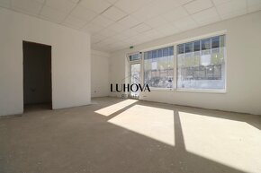 Priestor na prízemí pre obchod alebo kanceláriu_32,9m2 - 5